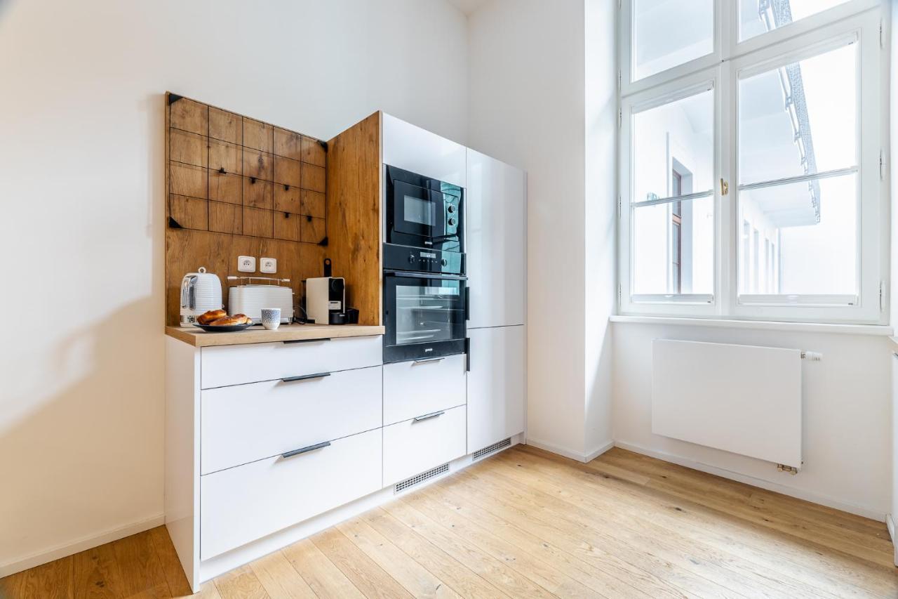Elegant Located In The Centre Of Apartament