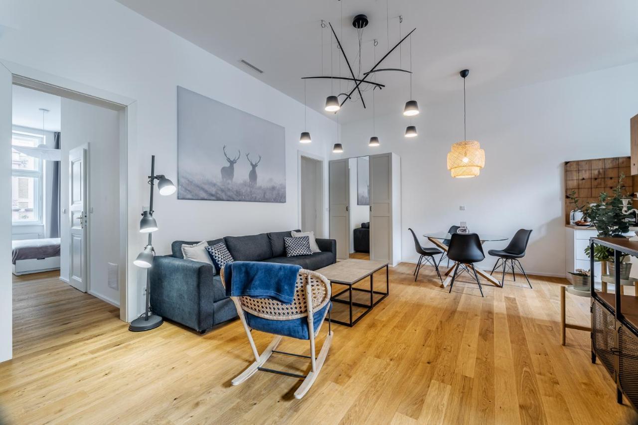Elegant Located In The Centre Of Apartament *