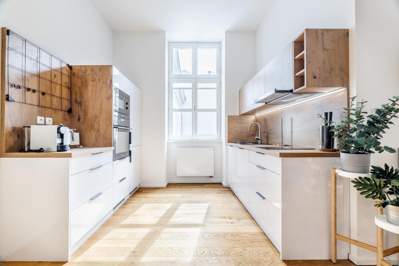 Elegant Located In The Centre Of * Praga