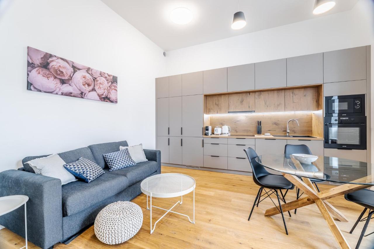 Apartament Elegant Located In The Centre Of *