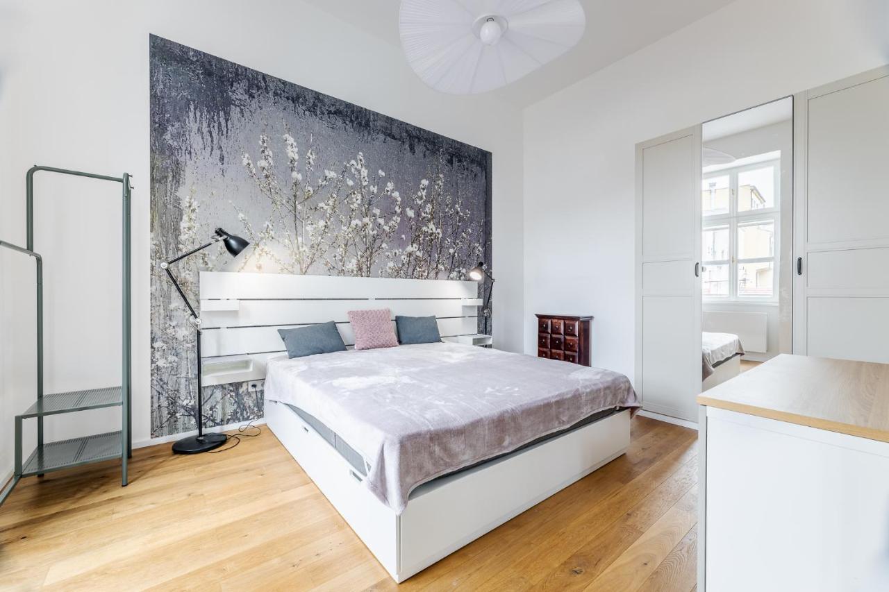 Apartament Elegant Located In The Centre Of *