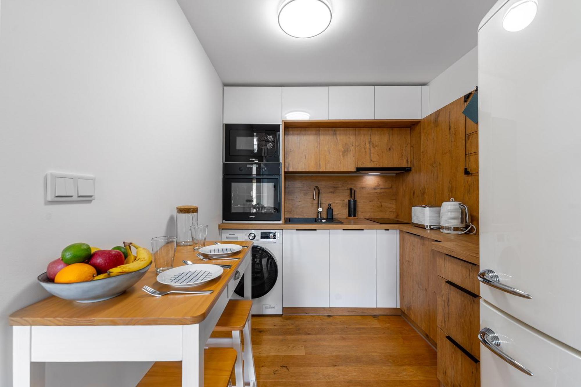 Elegant Located In The Centre Of Apartament